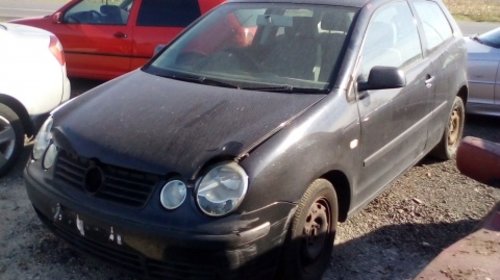 Dezmembrez Volkswagen Polo ,an 2003