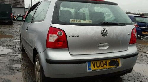 Dezmembrez VOLKSWAGEN POLO TWIST an 2004 motor 1.2i