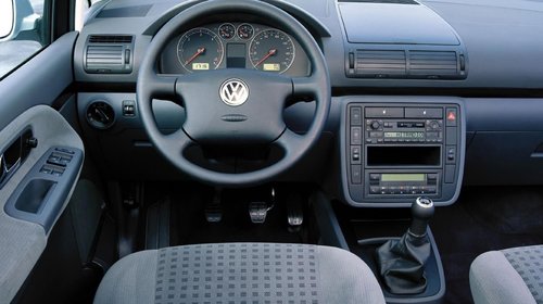 Dezmembrez Volkswagen Sharan , 2004-2010