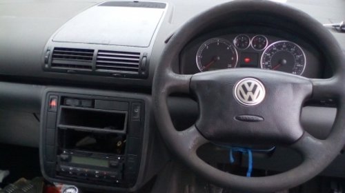 Dezmembrez Volkswagen Sharan ,an 2007