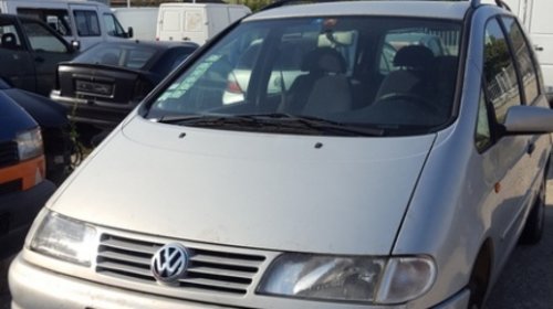 Dezmembrez Volkswagen Sharan, model masina 19