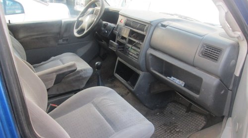 Dezmembrez volkswagen T4 2.5 tdi din 2000