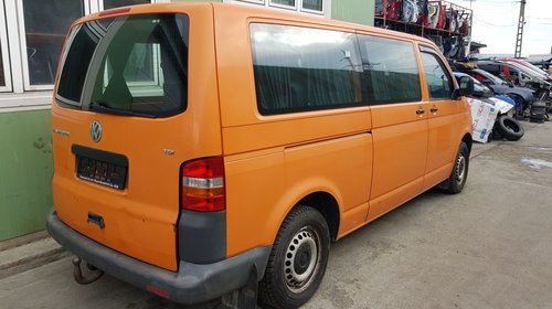 Dezmembrez Volkswagen T5 8+1 Locuri 2006 2.5tdi AXD