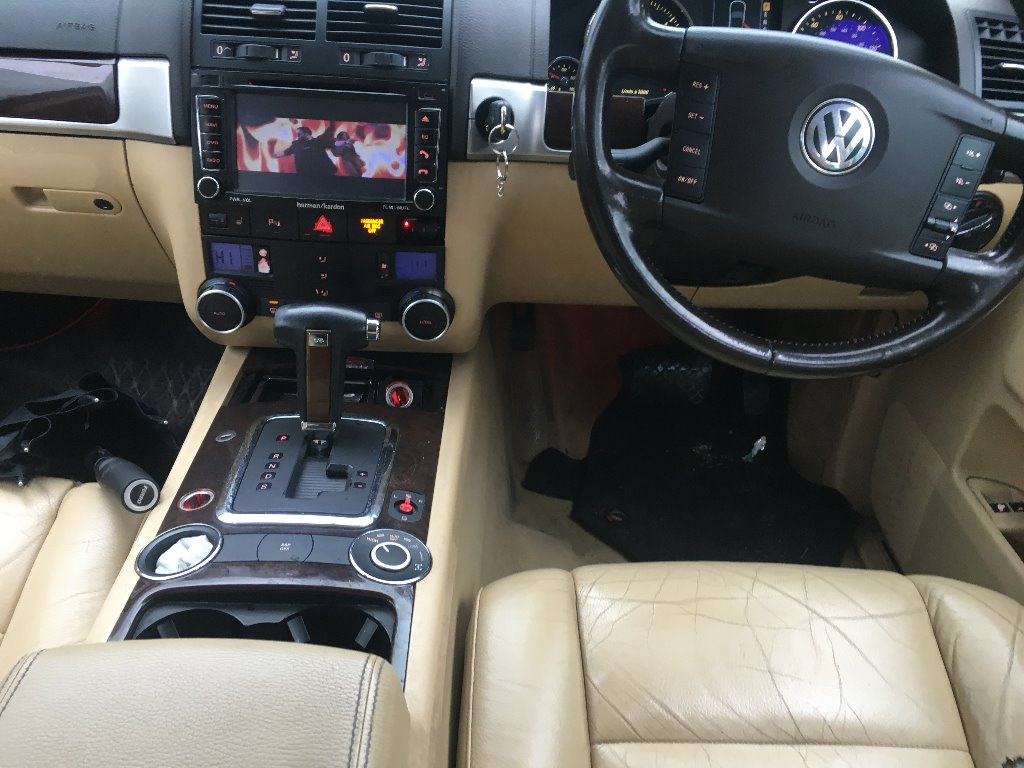 Façade Autoradio Audioproject Pour VW Touareg 7L 2003-2010 Et T5 2003-2009 - Universel 2 DIN Noir
