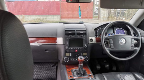 Dezmembrez Volkswagen Touareg 7L an 2003 - 2007 motor 2.5 BAC 128 Kw 174 cp Bara fata bara spate capota grila aripa stanga aripa dreapta far faruri stop tripla lampa stanga dreapta