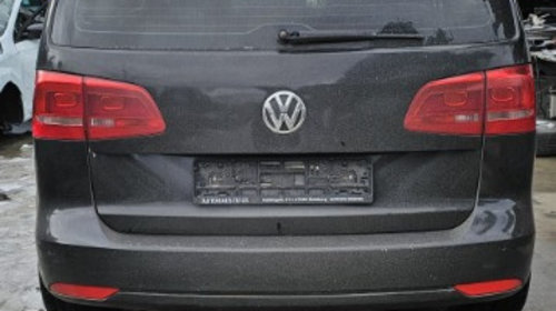 Dezmembrez Volkswagen Touran 1.6 TDi an 2012 cod motor CAYC