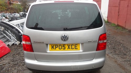 Dezmembrez Volkswagen Touran 2.0 TDI 103kw 138cp 2005