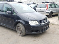 Dezmembrez Volkswagen Touran 2.0 TDi cod motor AZV