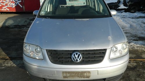 Dezmembrez Volkswagen Touran , 2003-2006