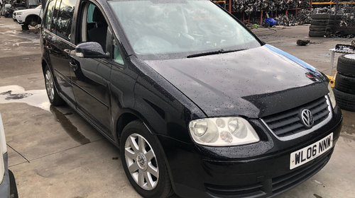 Dezmembrez Volkswagen Touran 2006 Monovolum 1.9