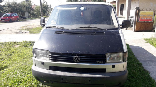 Dezmembrez Volkswagen Transporter T4 2.5 TDI 