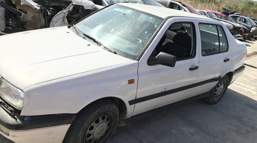 Dezmembrez Volkswagen Vento 1.8 benzina