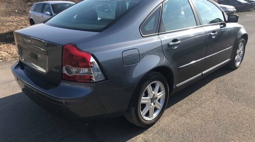 Dezmembrez Volvo S40 2005 LIMUZINA 2.0