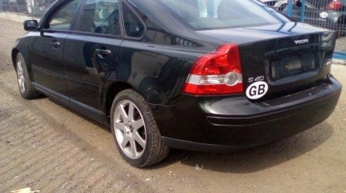 Dezmembrez Volvo S40 an 2006 motorizare 2.0