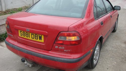 Dezmembrez Volvo S40 din 1998