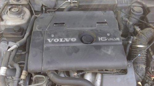 Dezmembrez Volvo s40 motor 1,8 din 1999