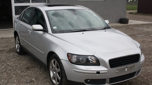 Dezmembrez Volvo S40 V50, motor 2.0, bara fata spate far aripa cutie oglinda jante