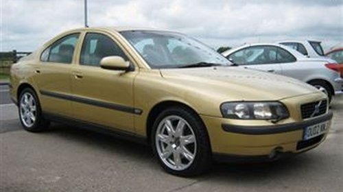 Dezmembrez Volvo S60 2.0 132kw 180cp 2002