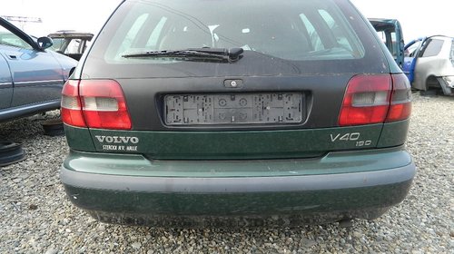 Dezmembrez Volvo V40 1.9 TDI din 2000