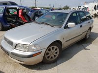 Dezmembrez Volvo V40 1.9dci 2001