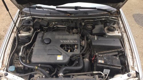 Dezmembrez Volvo V40 1998 break 1.9