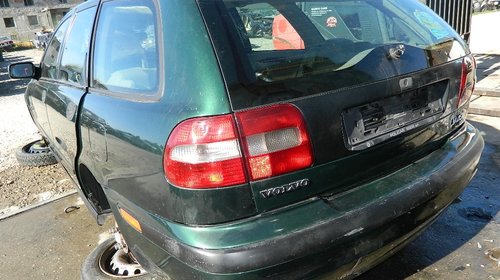 Dezmembrez Volvo V40 , 2000-2004