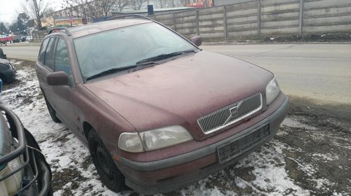 Dezmembrez Volvo V40,an 1996,1731cmc benzina