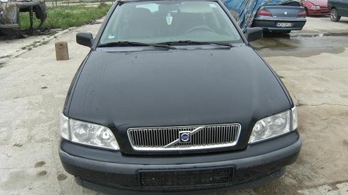 DEZMEMBREZ VOLVO V40 DIN 2001 (1.9)