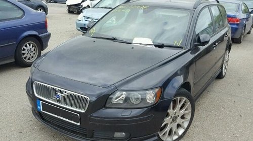 Dezmembrez Volvo V50 1.8i, benzina, 125cp, cutie 5 tr manuala, an 2006