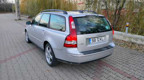 Dezmembrez Volvo V50 2006 Combi 2.0 d