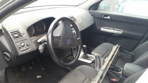 Dezmembrez Volvo V50 , 2007 , 2.0D , cut vit manuala