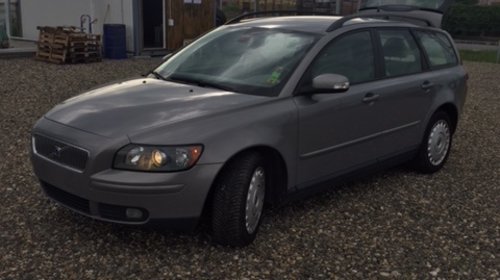 Dezmembrez Volvo V50 Gri, 2,0D an 2006