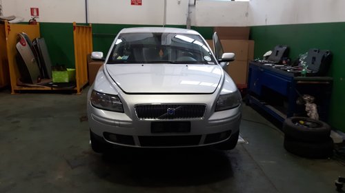 Dezmembrez volvo v50