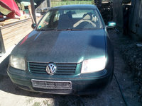 Dezmembrez vw bora 1.6 benzina kw 74 cp 101