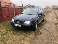 Dezmembrez VW Bora 1.6 benzina tip motor AKL an 2000