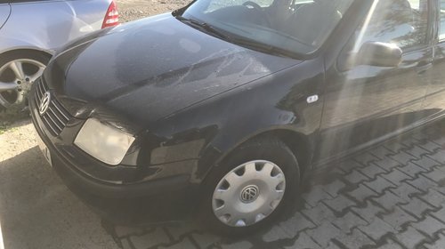 Dezmembrez vw Bora 1.9 TDI axr 2004