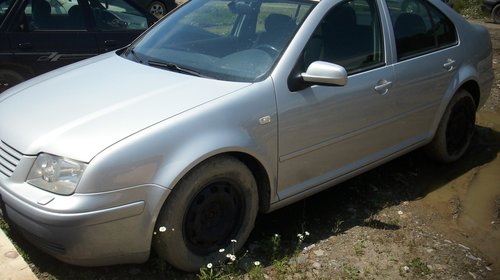 Dezmembrez VW Bora 2.0 B 2005