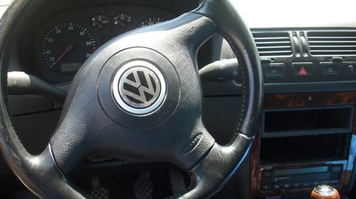 Dezmembrez VW Bora 2.0 B 2005