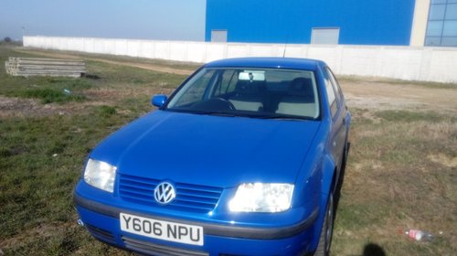 Dezmembrez vw bora 2003 1.6 (16v) tip azd