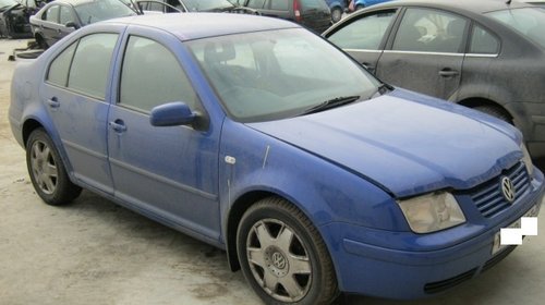 Dezmembrez VW Bora din 2000, 1.6b