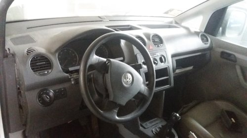 Dezmembrez vw caddy din 2009 motor 2.0 b