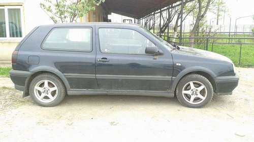 Dezmembrez VW Golf 3 1.8 ben 90 cp 1996 cod motor ADZ