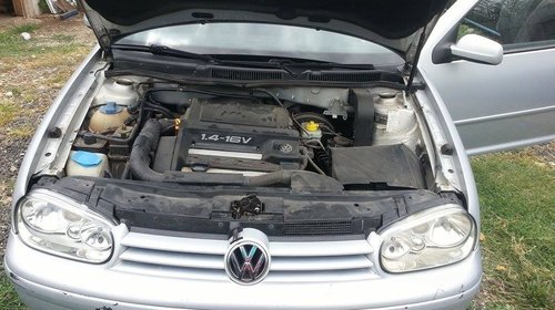 Dezmembrez Vw Golf 4 1.4 16v 2/3 usi