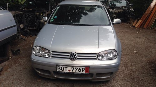 Dezmembrez Vw Golf 4 1.4 16v an 2000 cod motor AKQ argintiu