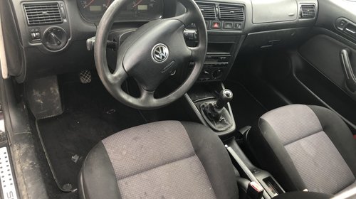 Dezmembrez Vw Golf 4 1.4 16v AXP