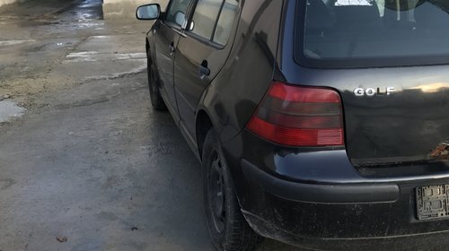 Dezmembrez VW Golf 4 1.4 16V din 2001