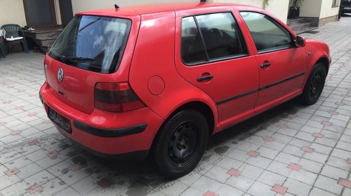 Dezmembrez vw golf 4 1.4 benzina 1998 cod culoare LP3G