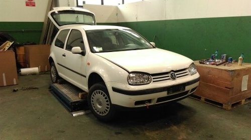 Dezmembrez vw golf 4 1.9 tdi (AHF)110 cai