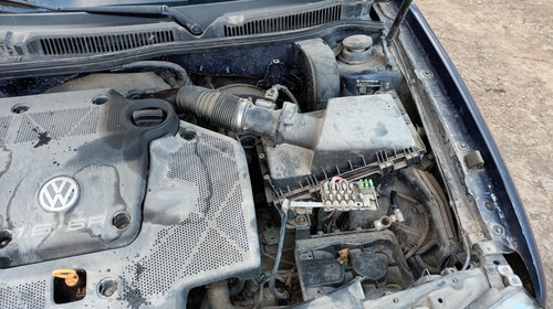 Dezmembrez VW GOLF 4 1997 - 2006 1.6 AKL ( CP: 100, KW: 74, CCM: 1595 ) Benzina