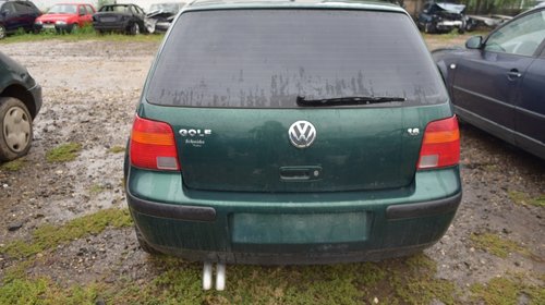 Dezmembrez VW Golf 4 1998 1.6 Benzina